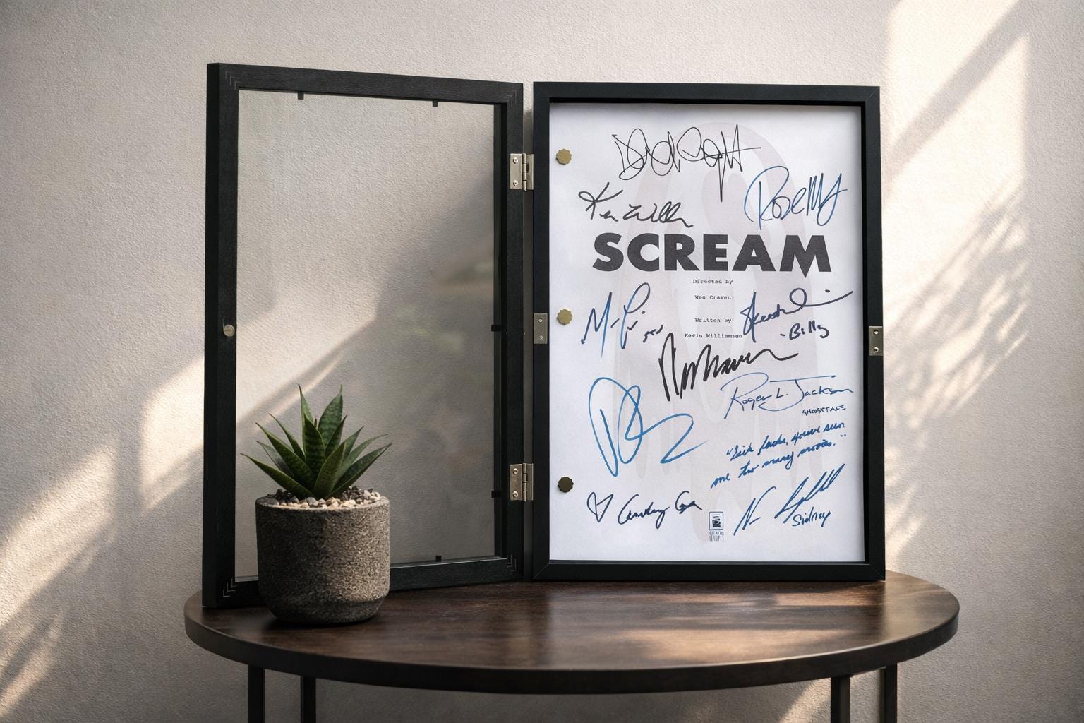 SCREAM Signed Movie Script with Wes Craven, Roger L. Jackson – Ghostface, Neve Campbell & cast autographs