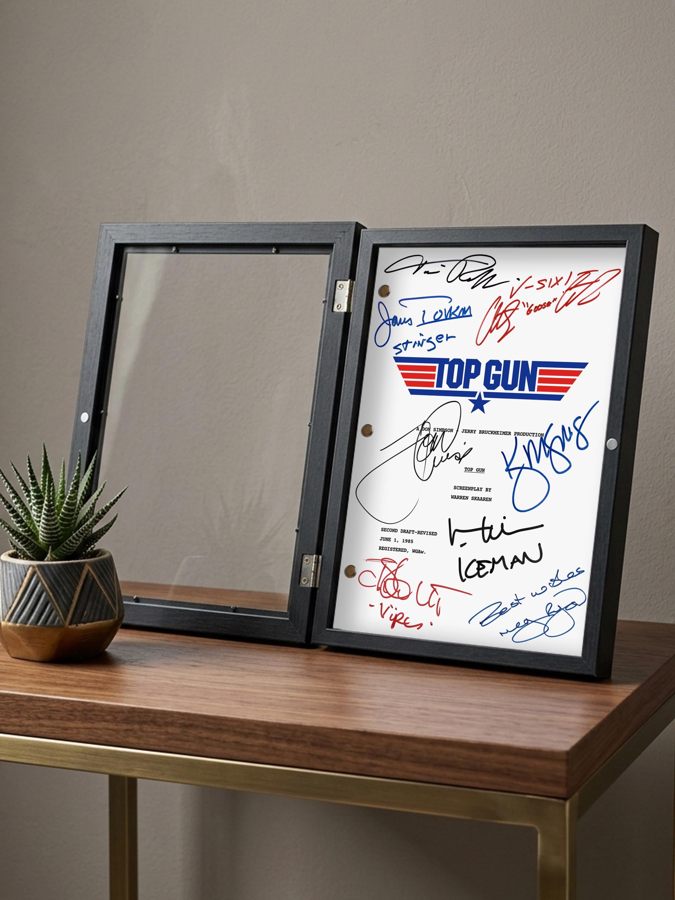 TOP GUN Signed Movie Script, 1986 Full Screenplay Reproduction 40th